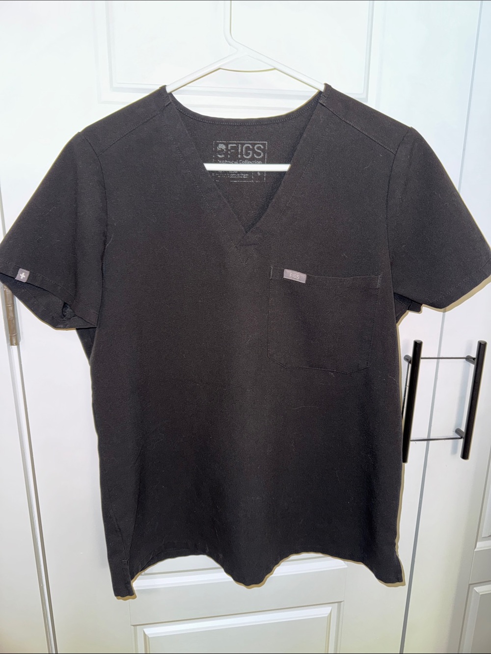 🔹SMALL FIGS CATARINA SCRUB TOP - black